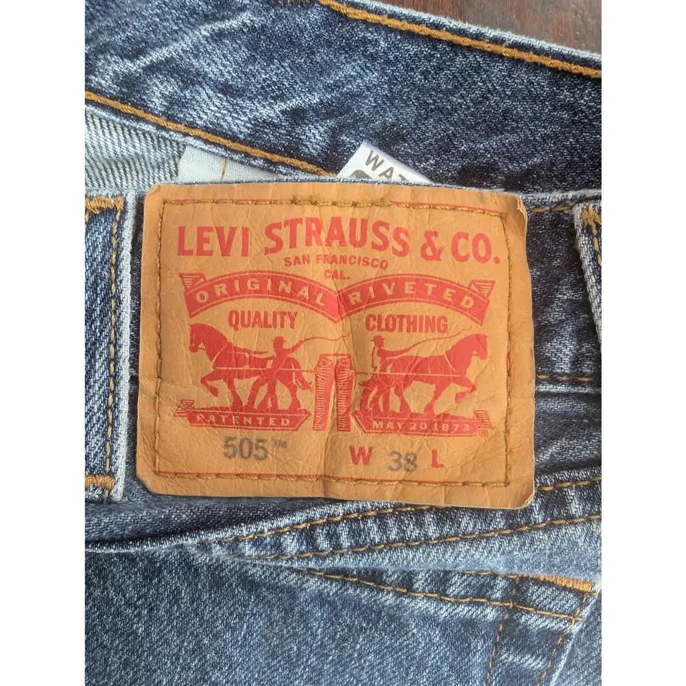 Levis measurements waist
